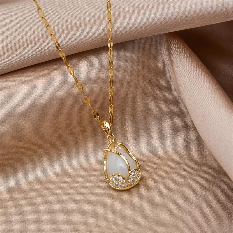 Tulip titanium steel necklace Internet celebrity style non-fading necklace women's high-grade female clavicle chain anti-allergy wholesale