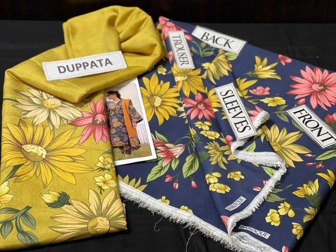 3 Pcs Women's Unstitched Karandi Printed Suit