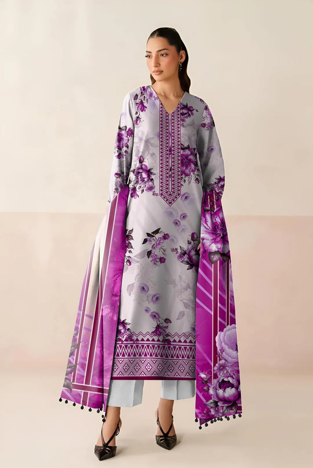 3 Pcs Women's Unstitched Printed Suit
