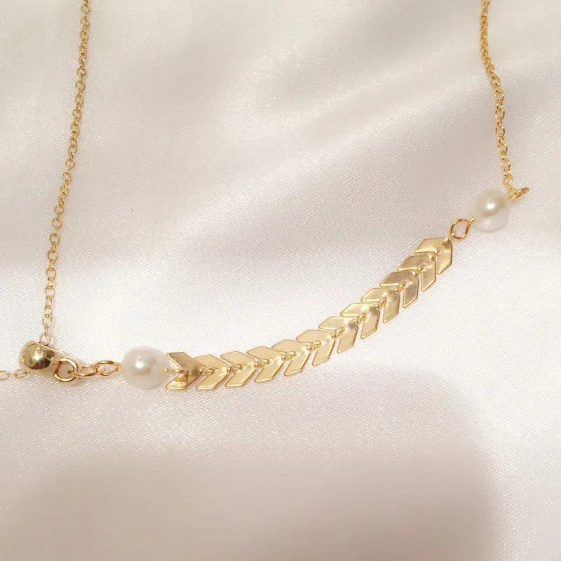 Faux Pearl Decor Necklace