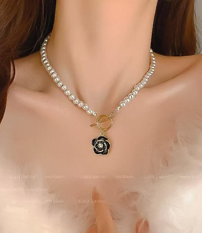 Sunflower Design Necklace