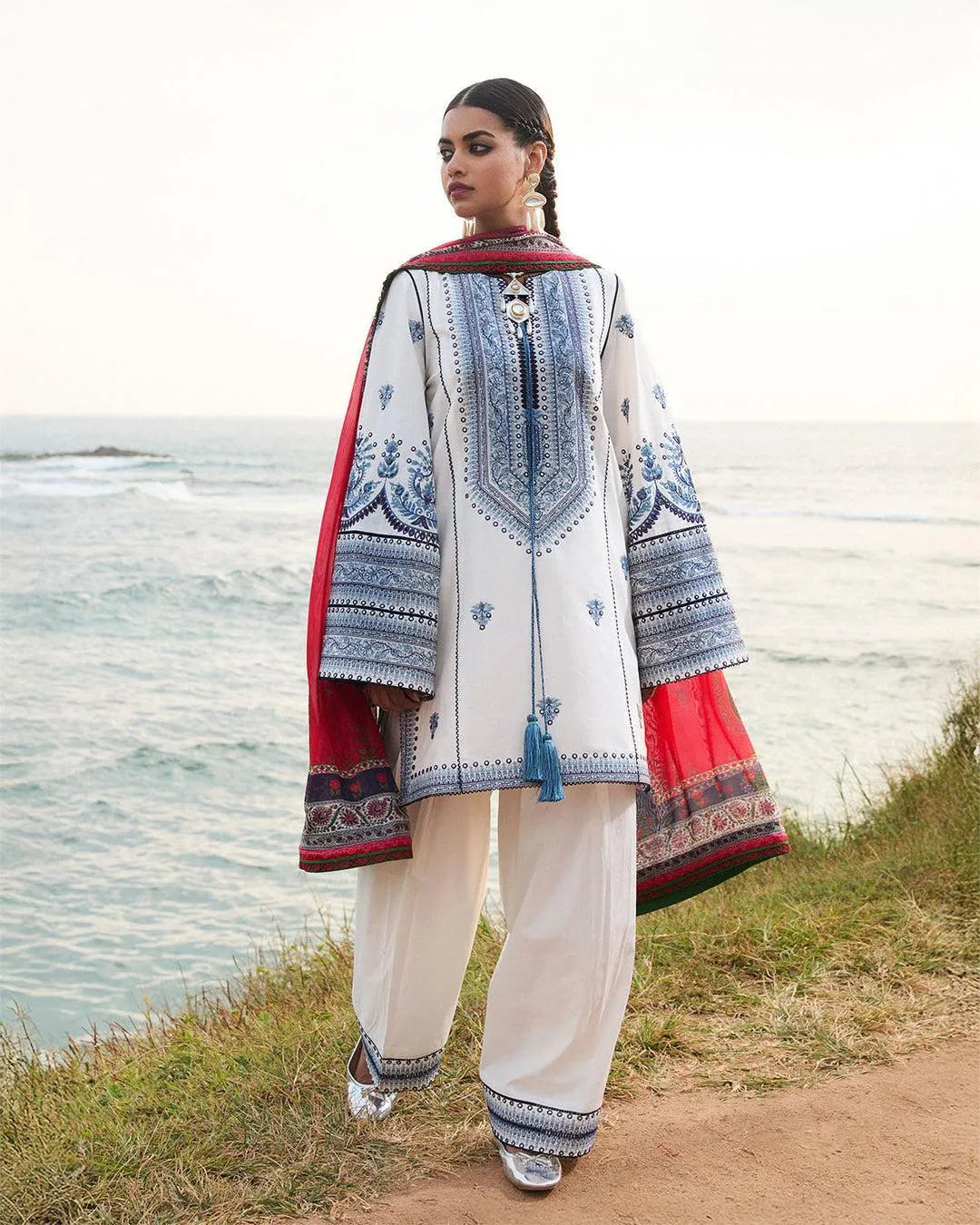 3 Pcs Women's Unstitched Embroidered Suit