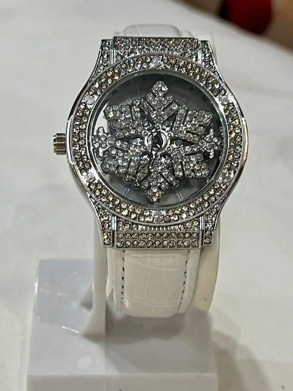 Crystal Snowflake Luxe Watch – White Edition