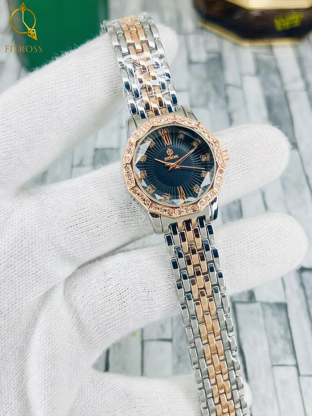 Stylish Women's Quartz Chain Strap Watch - 1 Pc