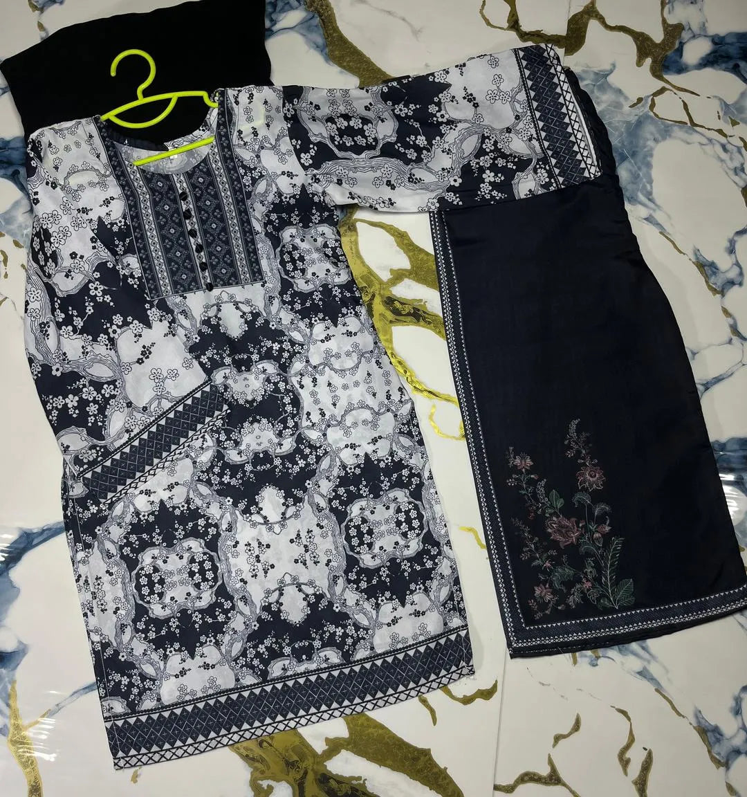 2 Pcs Girl's Lawn Printed Shirt And Trouser Suit